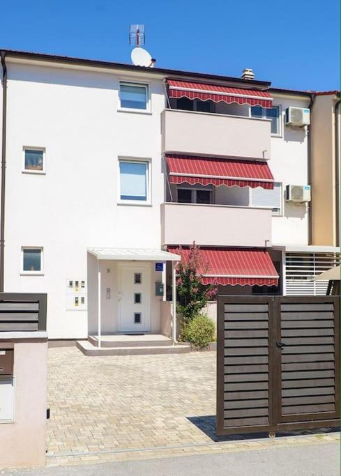 Appartement Liam à Pula Extérieur photo